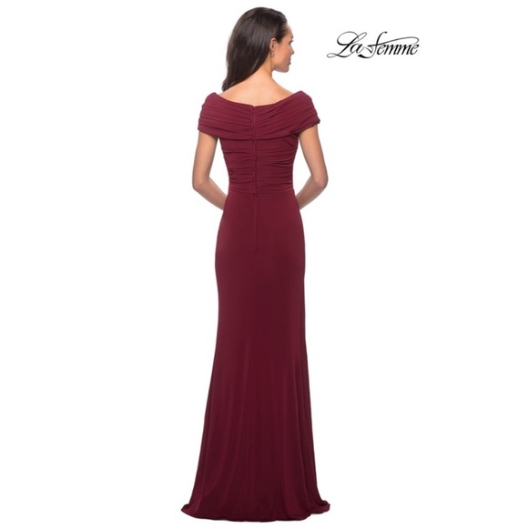 LA FEMME Ruched Jersey Off Shoulder/ Portrait Column Gown in Wine Size US 10 - Picture 4 of 10
